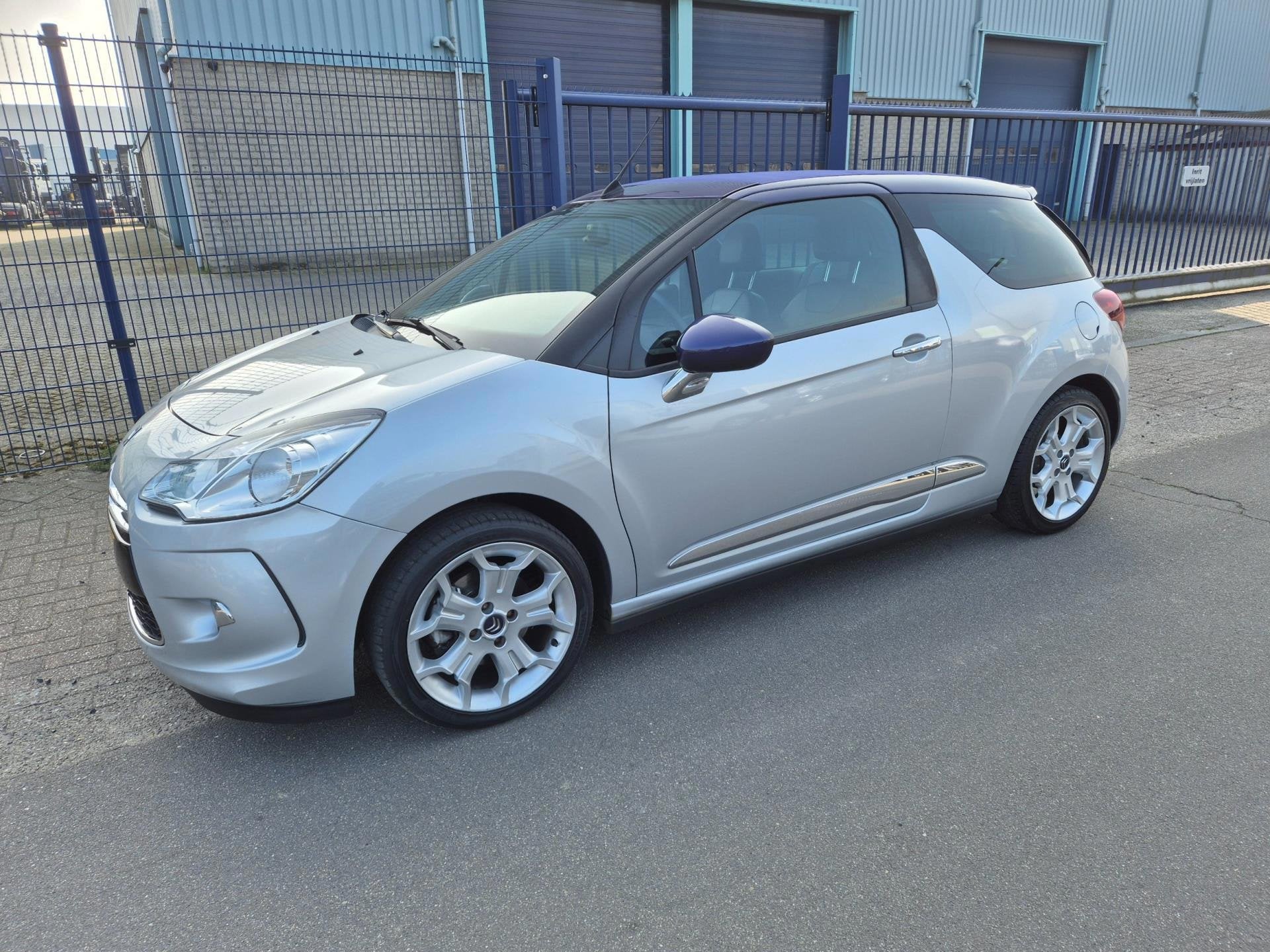 Citroen DS3 Cabrio 1.6 Sport *153.149 KM*CLIMA*LEER*17 INCH, Auto's, Voorwielaandrijving, Gebruikt, Cabriolet, 49 €/maand