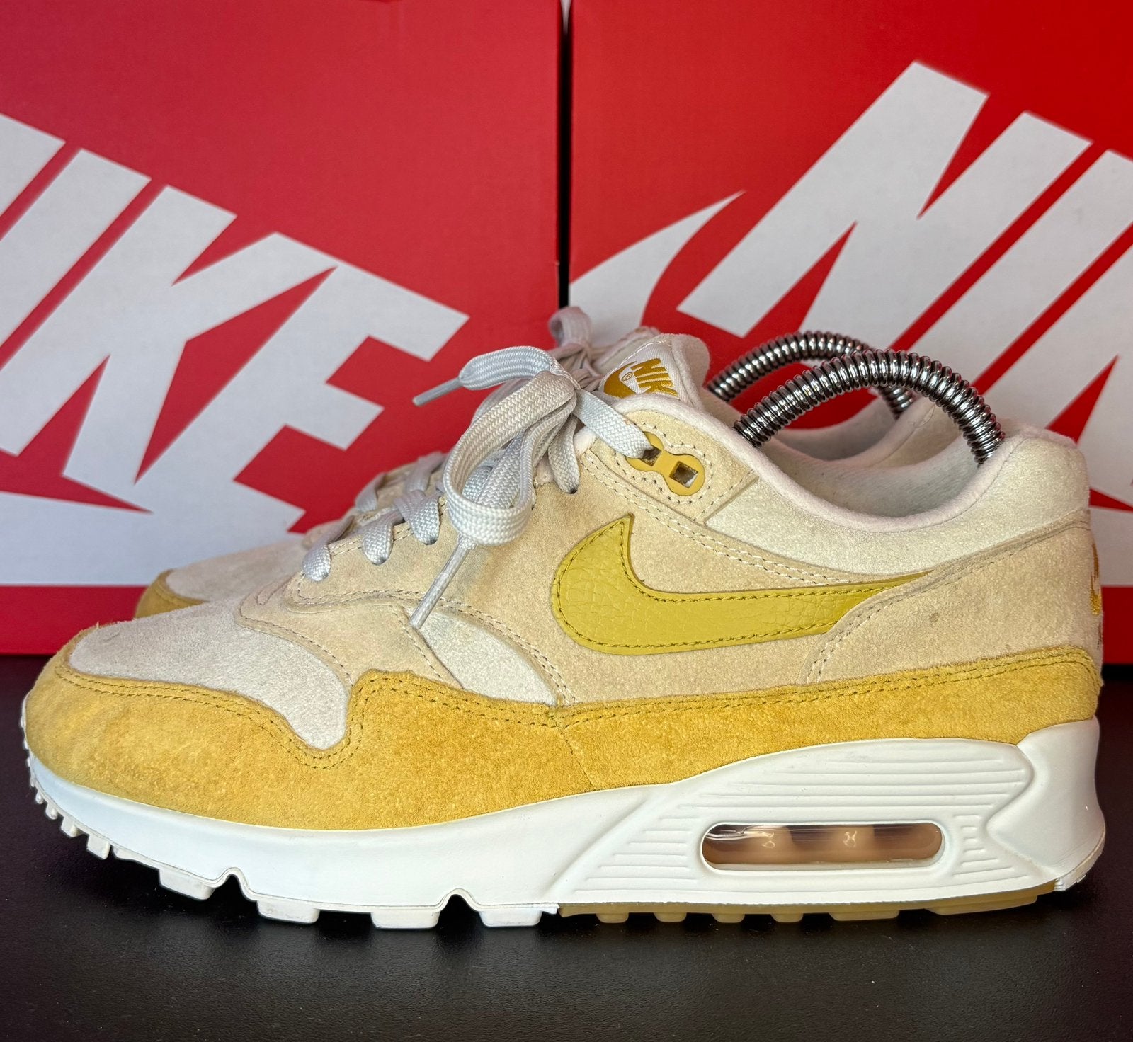 Nike Air Max 90/1 Wheat Gold mt. 39, Ophalen of Verzenden, Geel, Sneakers of Gympen