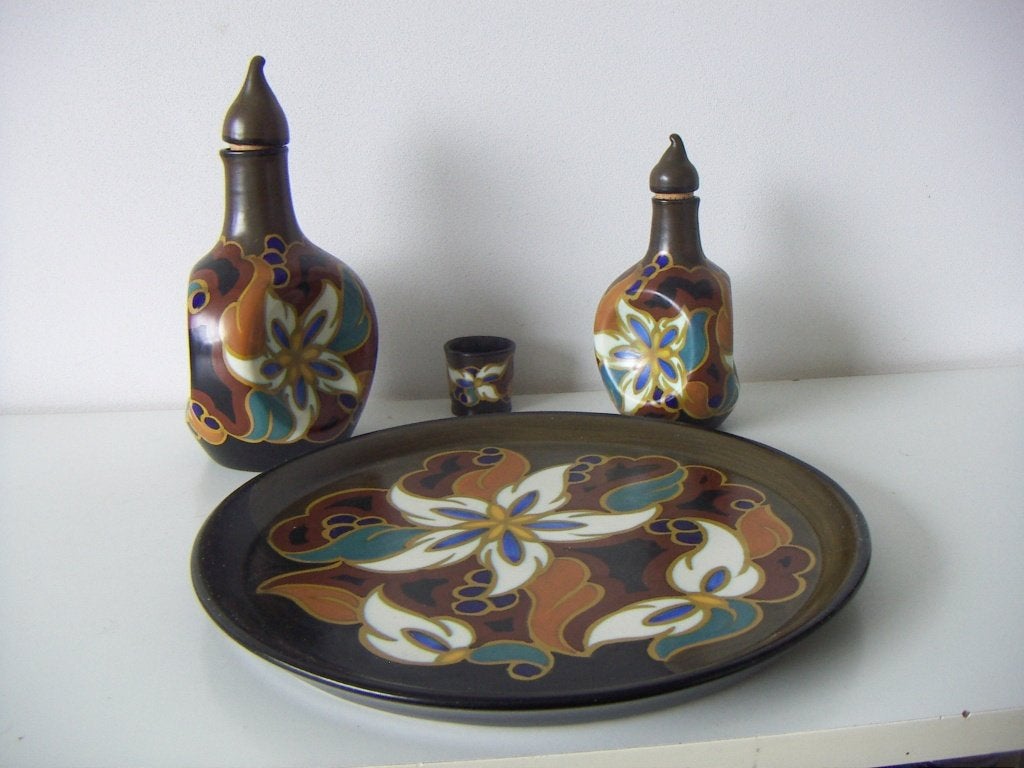 Zenith Gouda plateel keramiek karaffen op dienblad jr.ca1925, Ophalen of Verzenden