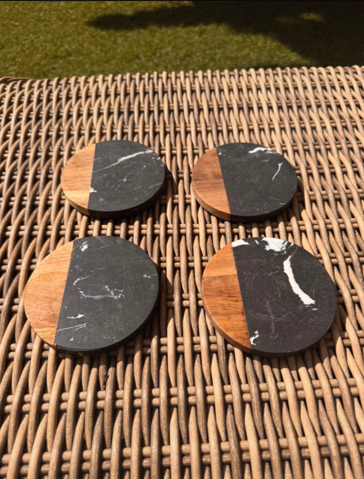 Onderzetter set (4 stuks) zwart marmer met hout, Huis en Inrichting, Woonaccessoires | Onderzetters, Gebruikt, Steen/keramiek