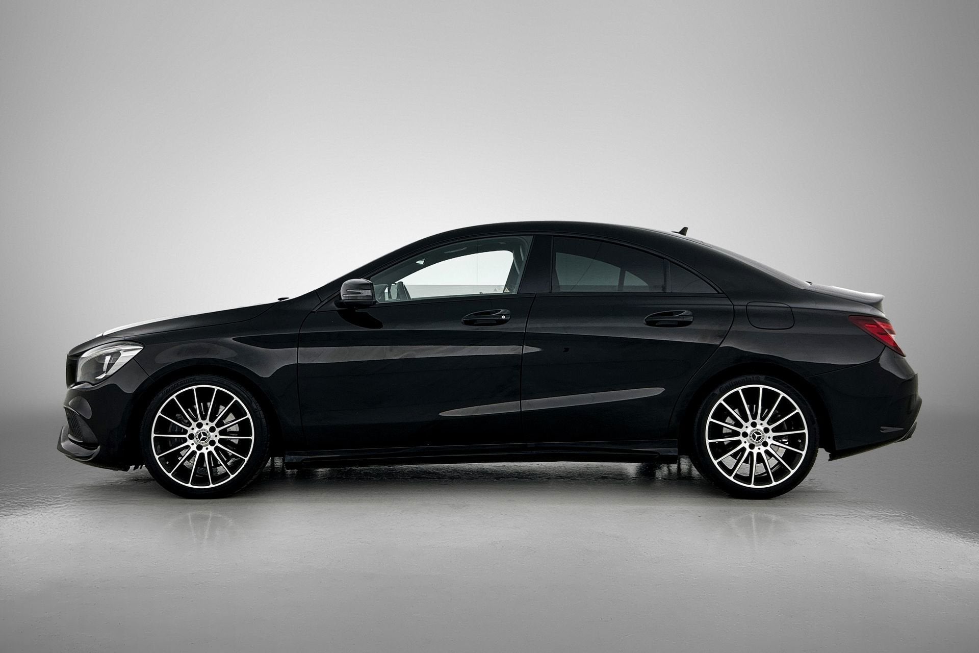 Mercedes-Benz CLA-klasse 220 Sport 4MATIC Prestige AMG AANBI, Auto's, Automaat, CLA, 15 km/l, Gebruikt