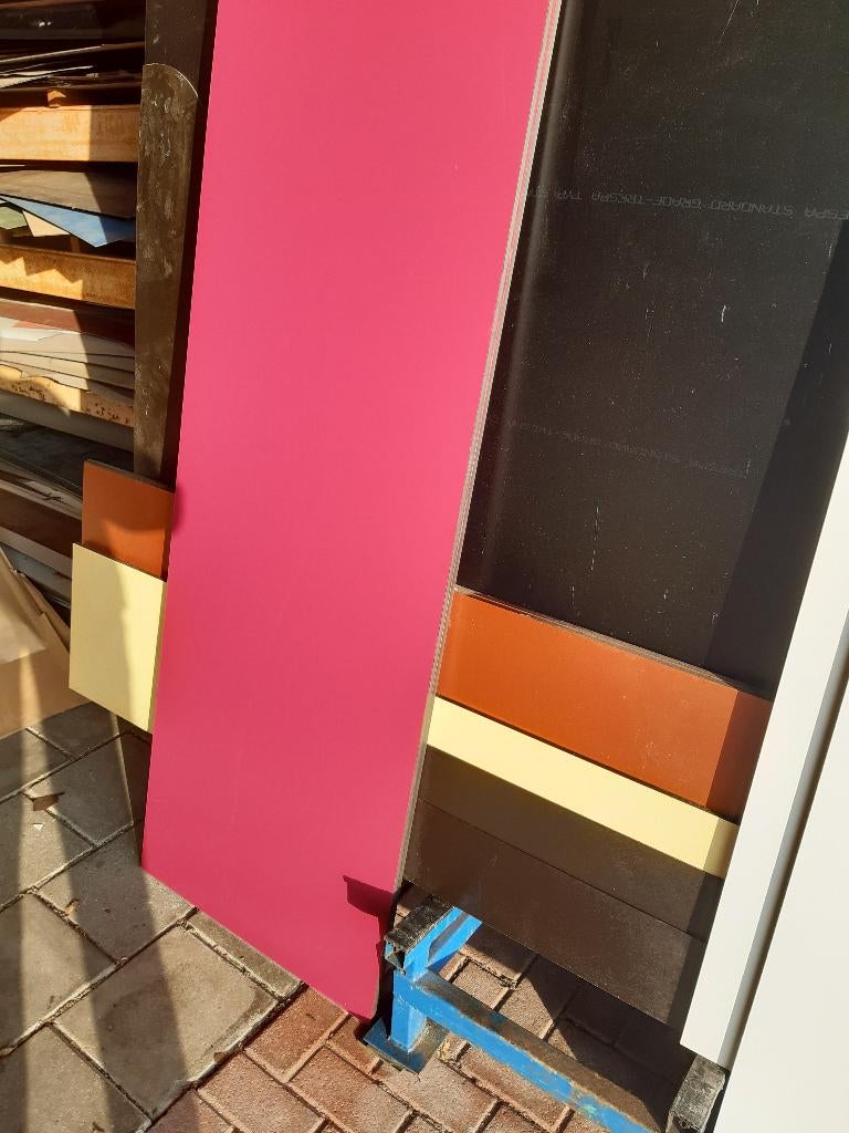 werkbladen 12,5 mm dik 64,5 x 197 cm kleur cyclaam, Ophalen, Nieuw