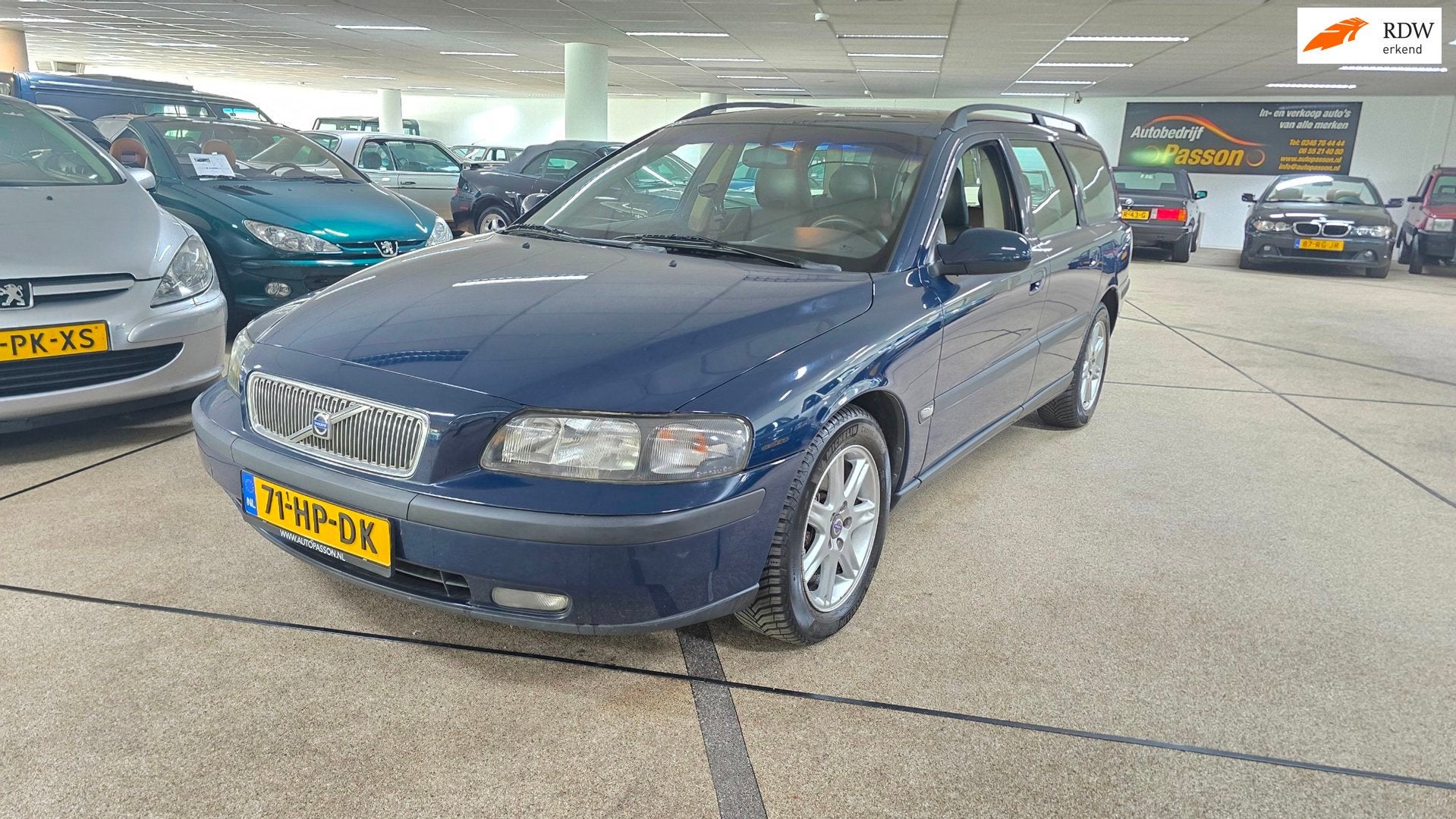 Volvo V70 2.4 Comfort Line Extreem goed onderhouden! 183.000, Auto's, Blauw, Leder en Stof, 129 €/maand, Onderhoudsboekje
