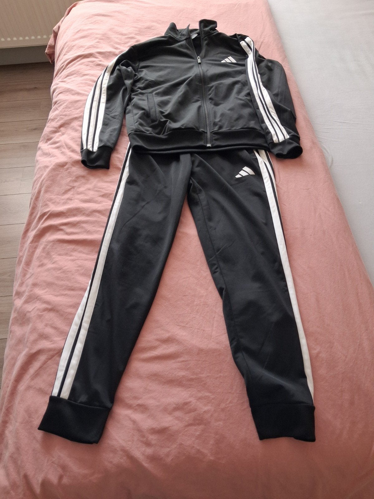 Adidas trainingspak - Zo goed als nieuw - Maat S, Ophalen, Zo goed als nieuw, Zwart