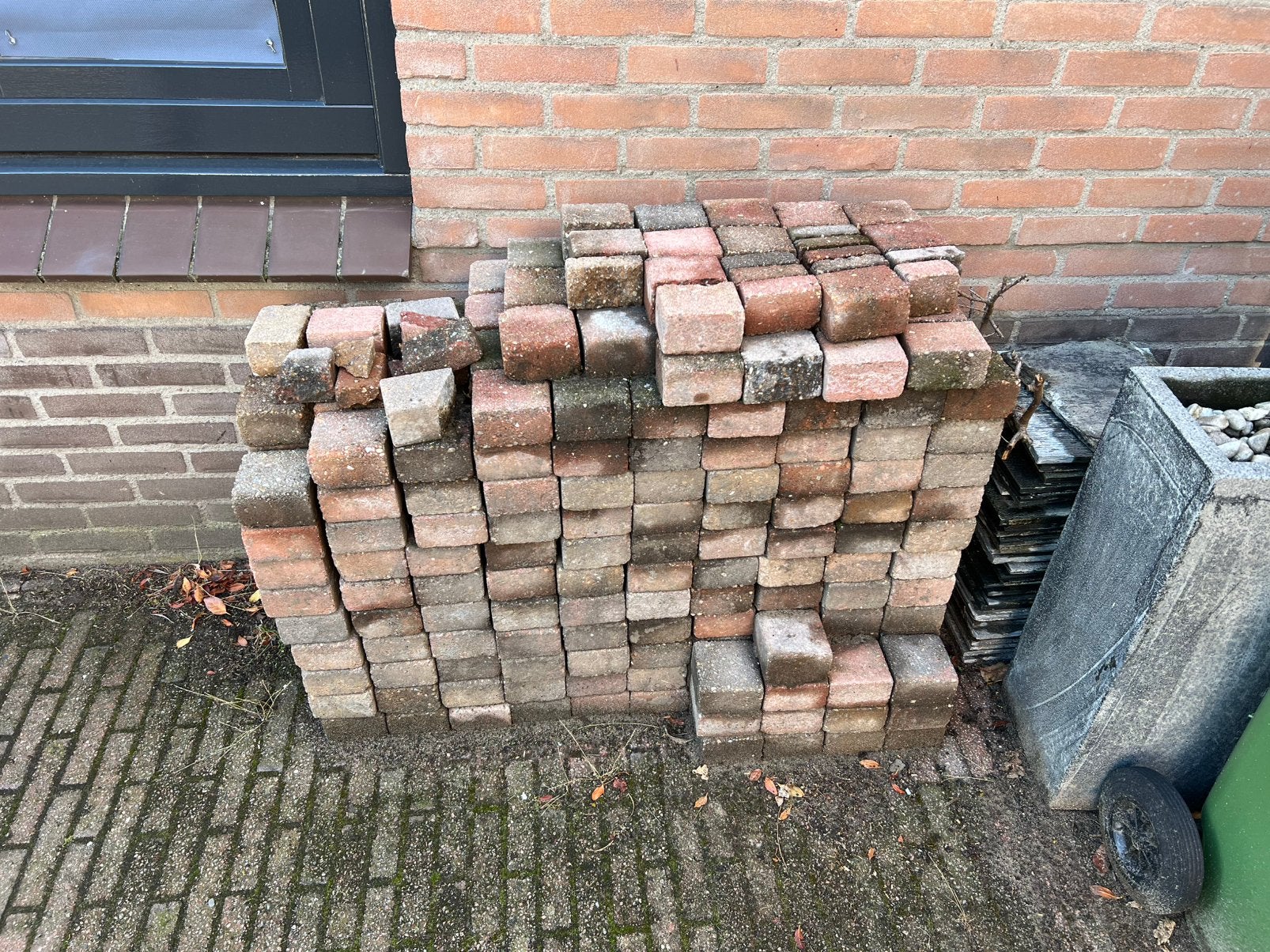 Tegeltjes, Ophalen, Zo goed als nieuw, Beton, Klinkers