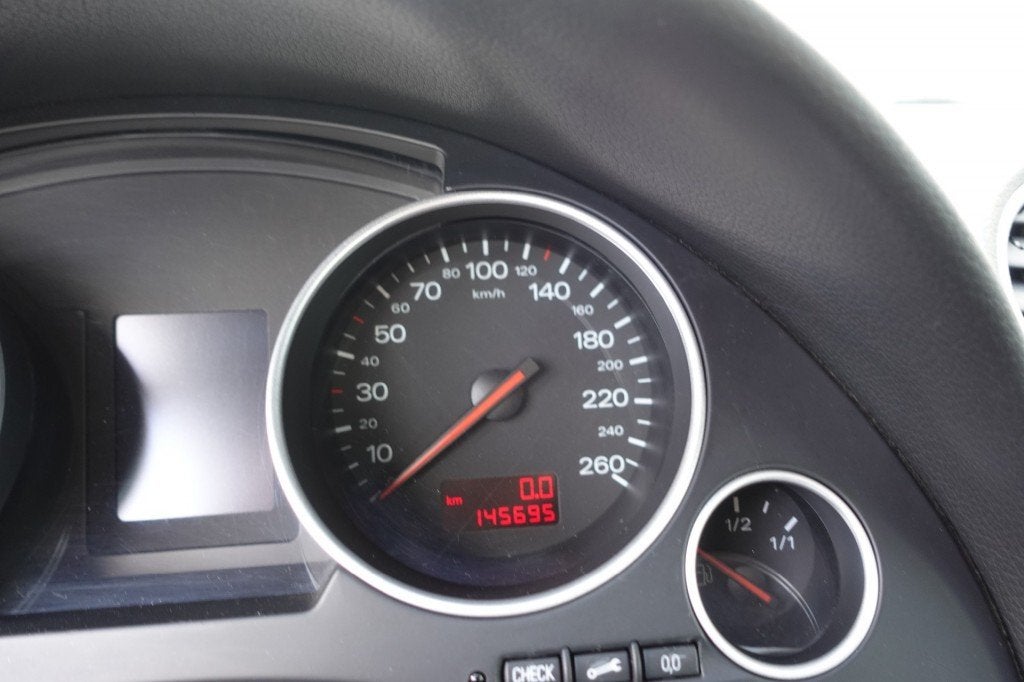 Audi A4 2.4 V6 EXCLUSIVE 6 cil YOUNG TIMER OOK IN 2027, Auto's, Audi, Gebruikt, Cabriolet, A4, Zwart