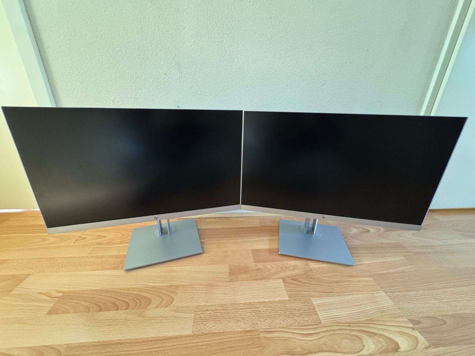 HP E233 Monitor - 2x Full HD IPS Schermen, Computers en Software, Ophalen, In hoogte verstelbaar, Full HD, Zo goed als nieuw