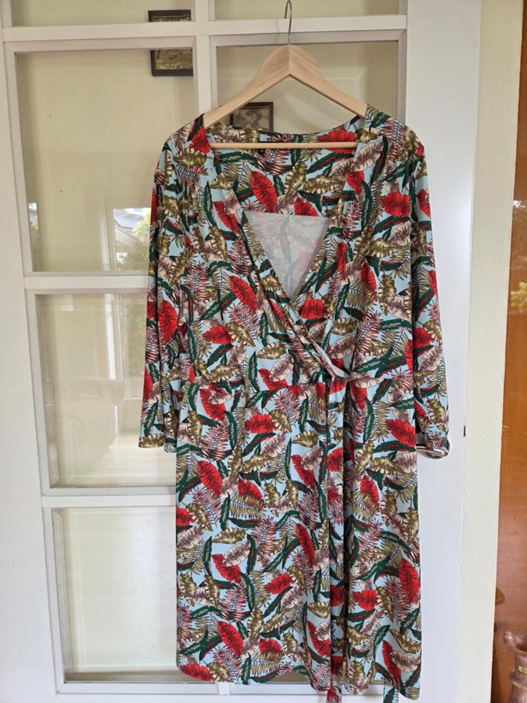 Nieuwe jurk van Norah maat 48, Kleding | Dames, Jurken, Ophalen of Verzenden, Nieuw, Maat 46/48 (XL) of groter, Onder de knie