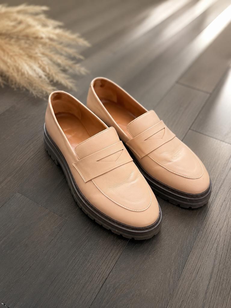 Bobbies Amalia loafers – Chai Latte – maat 41 – als nieuw, Kleding | Dames, Schoenen, Ophalen of Verzenden, Gedragen, Beige, Instappers