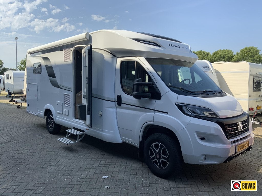 Hobby Optima De Luxe 70 GE, Automaat, Standaard zit, Ringverwarming, Fiat