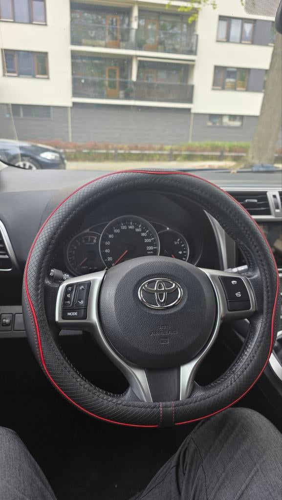 Toyota Verso-S 1.3 Vvt-i 2011 Grijs, Auto's, Voorwielaandrijving, 4 cilinders, 1055 kg, Handgeschakeld