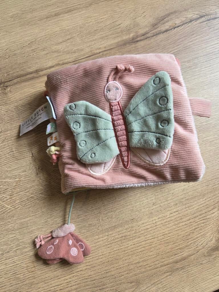 Little Dutch stoffen boekje vlinder, Ophalen