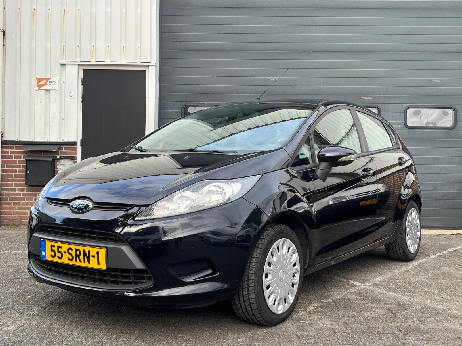 Ford Fiësta 1.25. 5DRS. Apk 16-09-27,Airco, elek.ramen, Auto's, Voorwielaandrijving, 1242 cc, Zwart, Origineel Nederlands