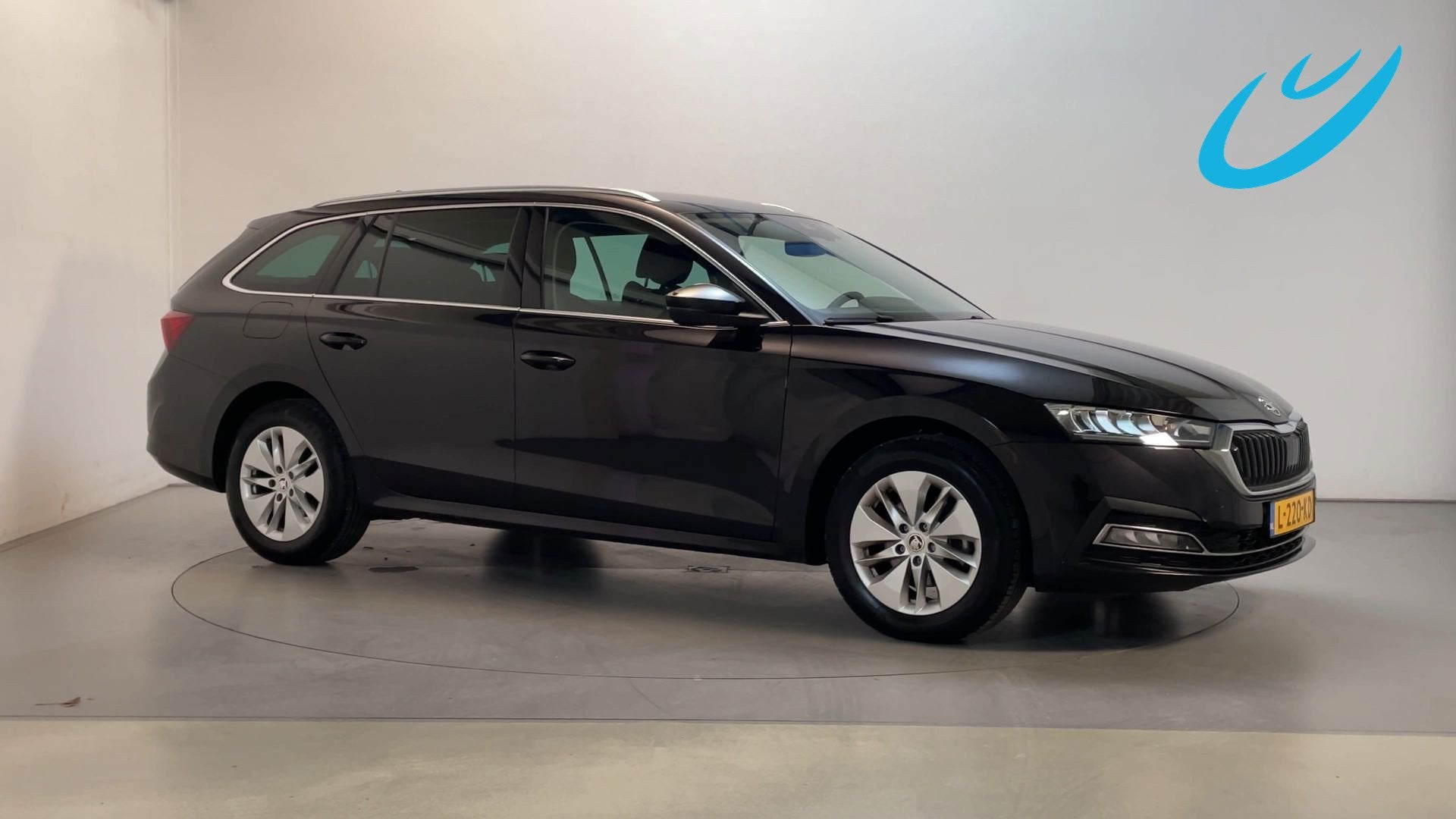 Skoda Octavia Combi 1.0 e-TSI DSG Business Edition Navigatie, Auto's, Dealer onderhouden, Stof, Gebruikt, Grijs