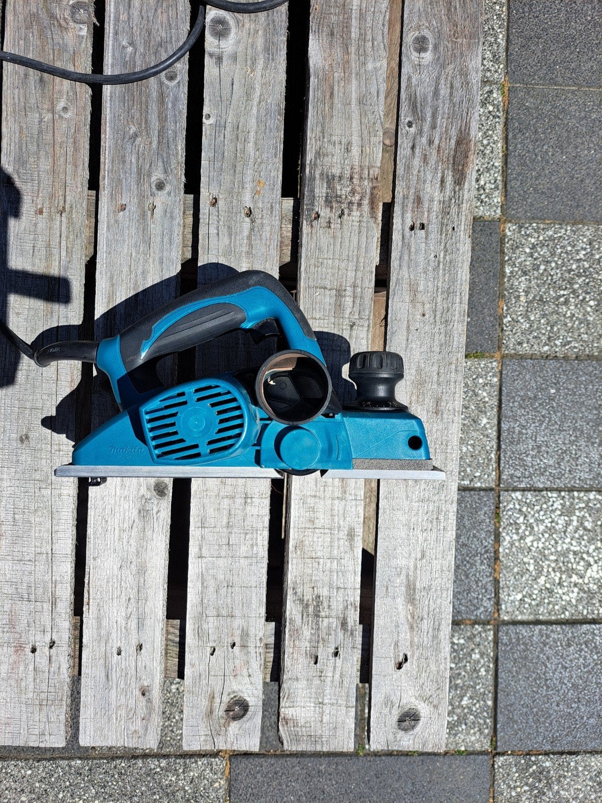 Makita schaafmachine met snoer., Ophalen, Zo goed als nieuw, 600 tot 1200 watt, Overige typen