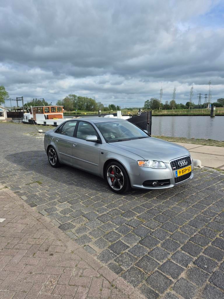 Audi A4 3.2 FSI V6 Quattro 188KW 2006 Grijs, Auto's, Audi, 1800 kg, Zwart, Automatische klimaatregeling, Handgeschakeld