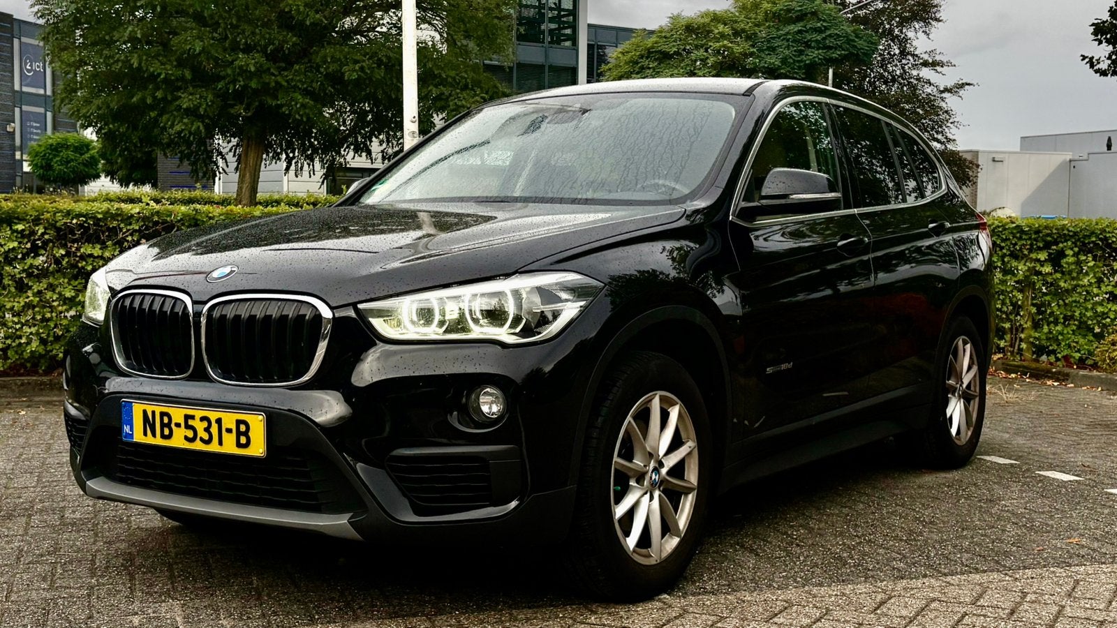 BMW X1 2.0 SDrive NAVI/TREKHAAK/1800 KG TREKGEWICHT, Auto's, X1, Achterwielaandrijving, 4 cilinders, Zwart