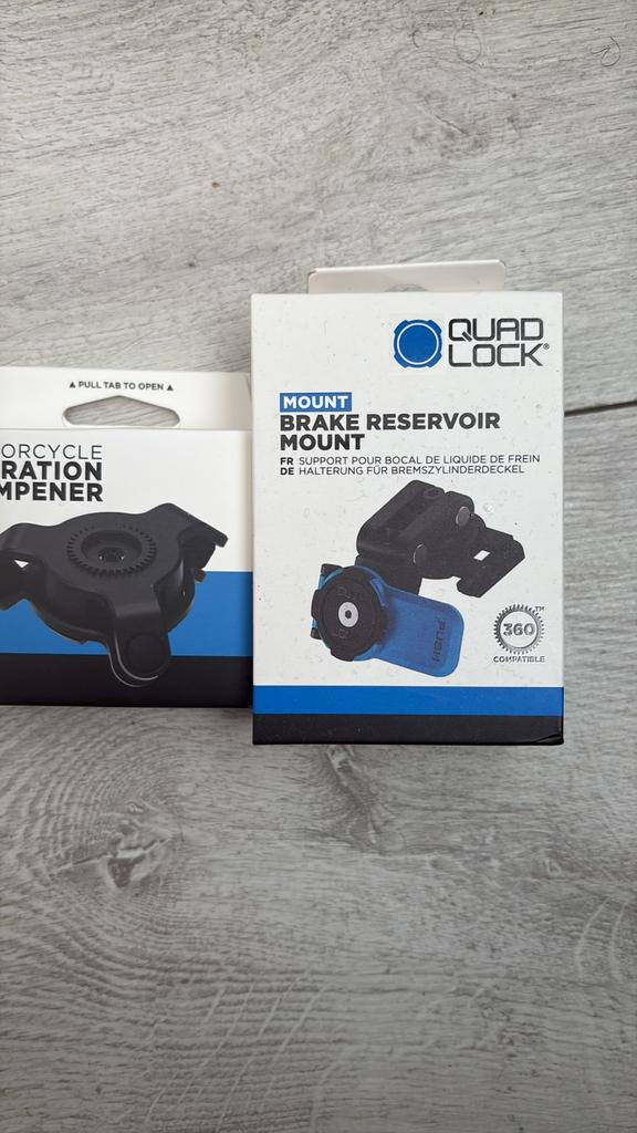 Quadlock brake reservoir met demper, Telecommunicatie, Telefoonhouders, Ophalen, Nieuw, Motor
