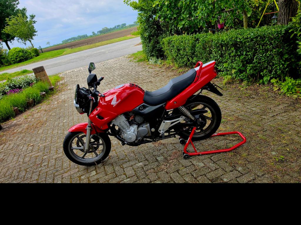 Honda CBF 500 met sportuitlaat en extra's, Motoren, Motoren | Honda, Particulier, Naked bike