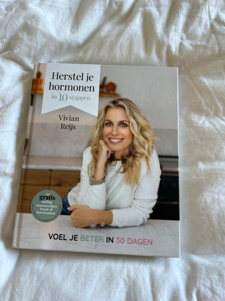 Herstel je hormonen in 10 stappen Vivian Reijs, Ophalen of Verzenden, Zo goed als nieuw