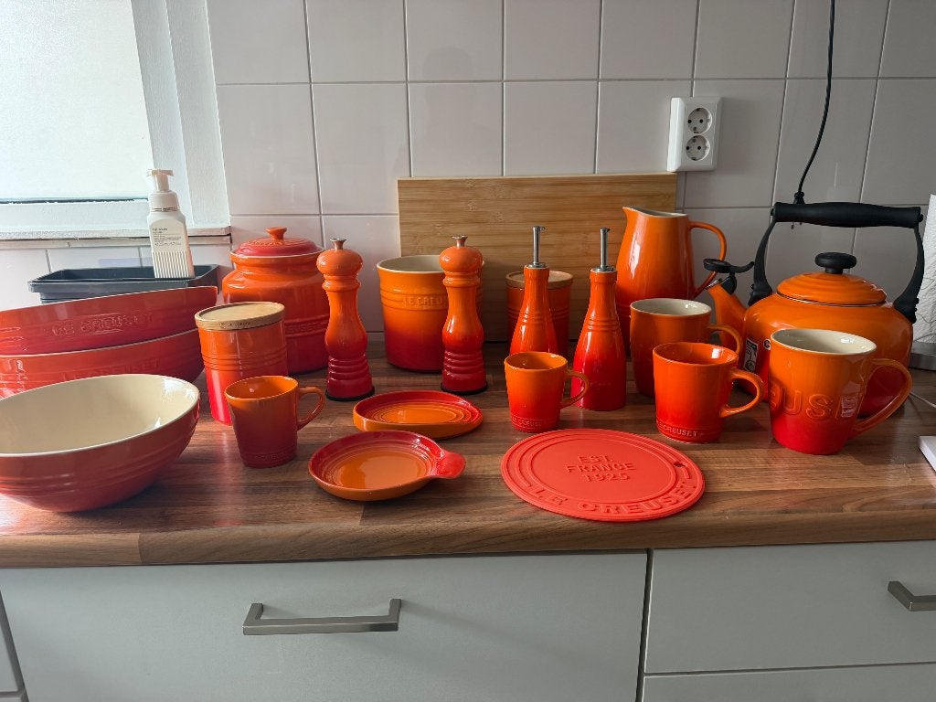 Le creuset flame/ volcanic verzameling, Ophalen, Overige typen, Le Creuset, Zo goed als nieuw