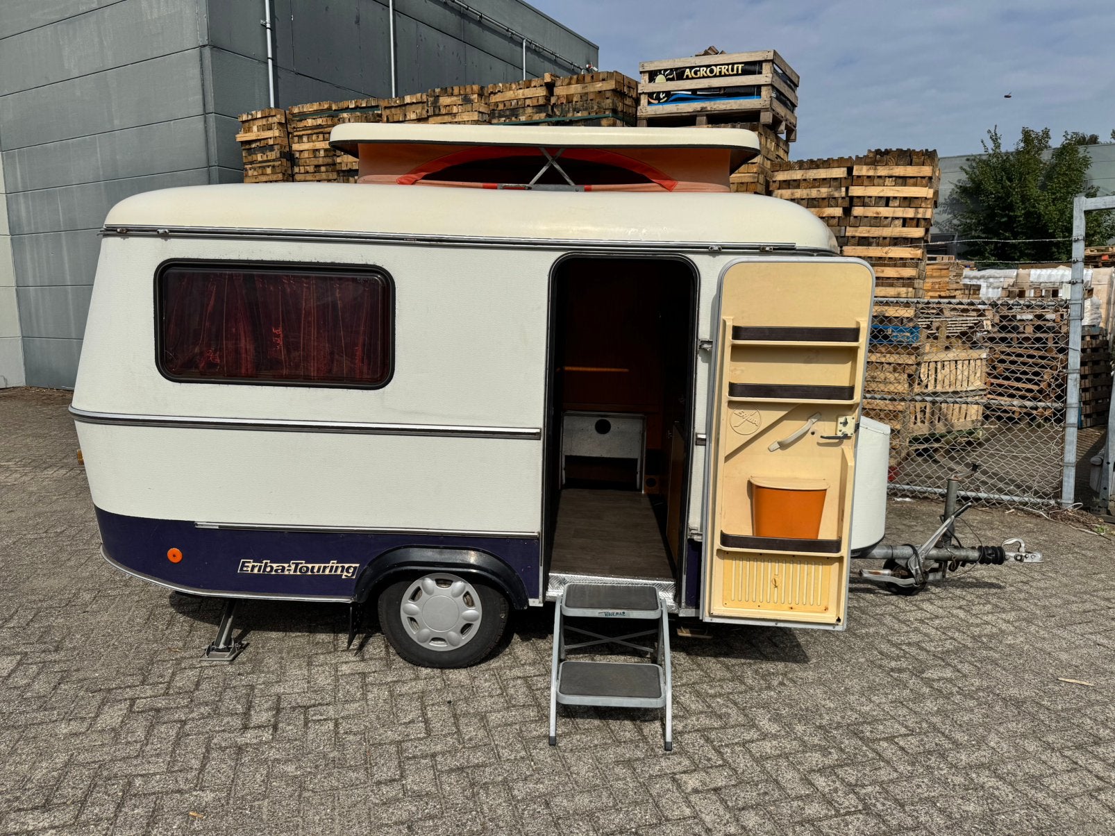 Eriba Touring Pan - Inclusief Voortent- Luifel Lichtgewicht, Standaardzit, Luifel, Tot en met 2, Bedrijf