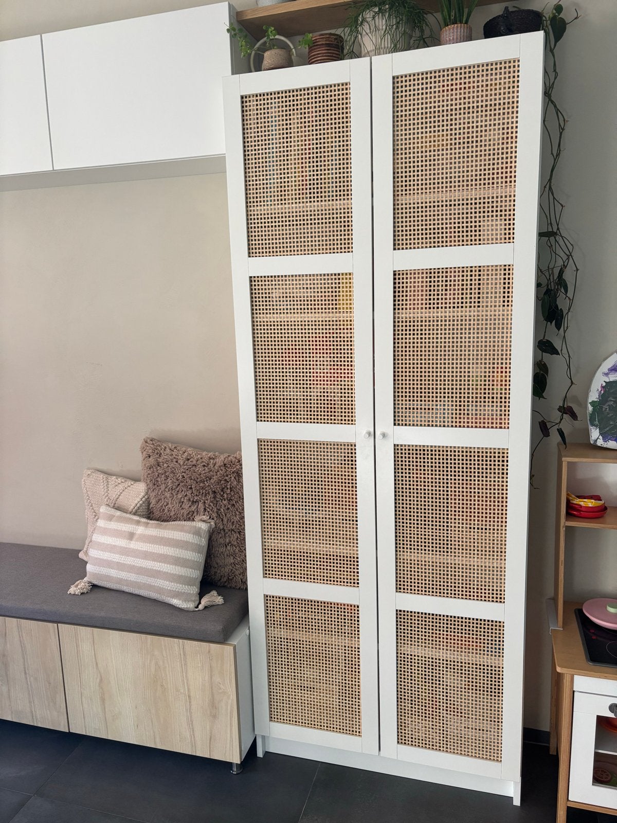 IKEA Billy kast met rotan deuren, Huis en Inrichting, Ophalen, 200 cm of meer, 50 tot 100 cm, Zo goed als nieuw