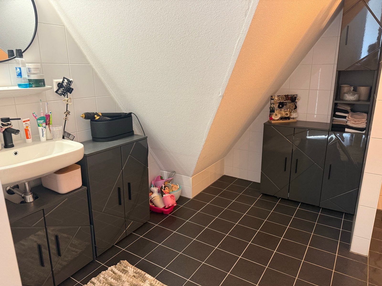 Grijze badkamerkastjes set van 4 met veel opbergruimte, Ophalen, Gebruikt, 25 tot 50 cm, Overige typen