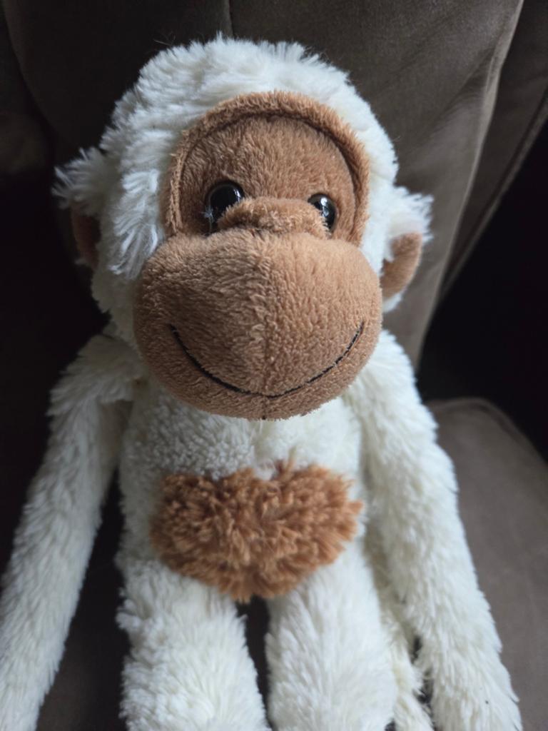 Aap knuffel slingeraap, muco & friends, wit/creme van kleur, Ophalen of Verzenden, Zo goed als nieuw, Overige typen