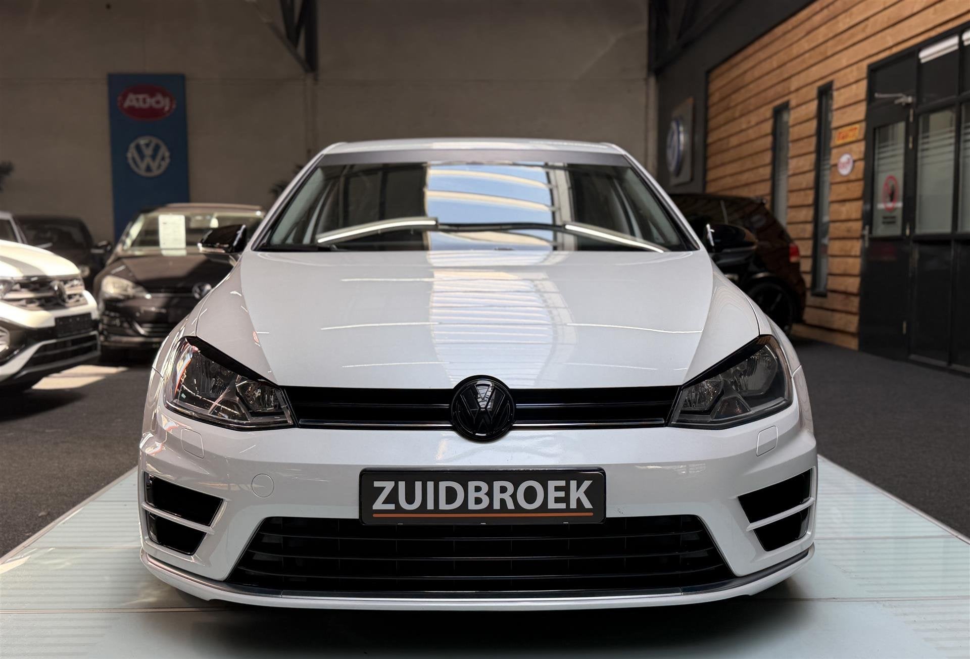 Volkswagen Golf 1.2 TSI R-Line | 19'' Sportvelgen | Navi | 5, Gebruikt, 4 cilinders, Wit, Bedrijf