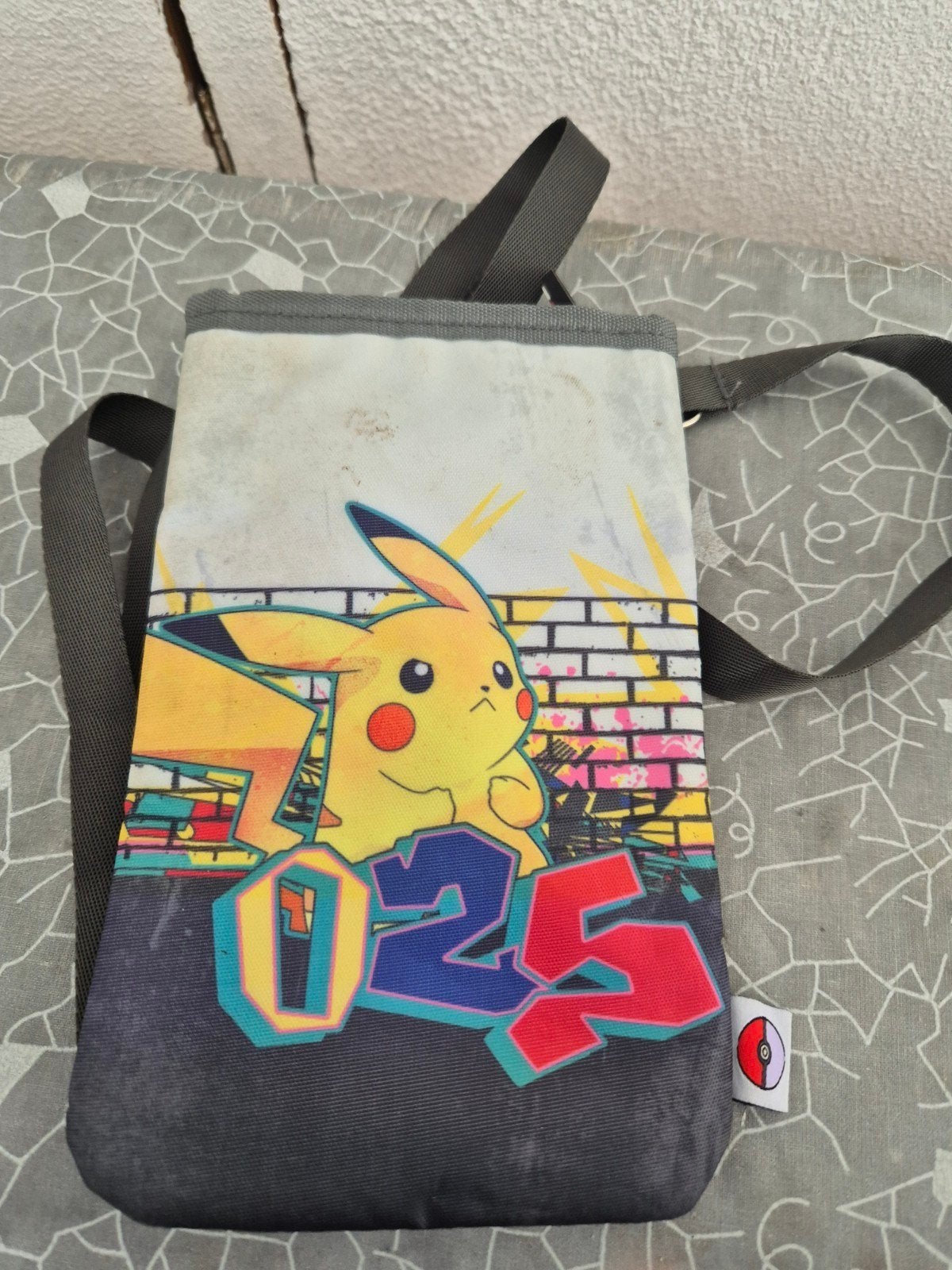 Unieke Pokémon Pikachu Schoudertas  Telefoontasje (025 Graff, Ophalen of Verzenden