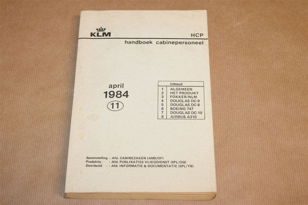 KLM Handboek Cabinepersoneel 1984 — Luchtvaart Intern, Verzamelen, Gebruikt, Schaalmodel, -, -