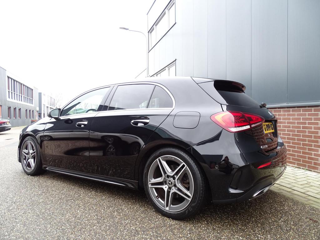 Mercedes-Benz A-klasse 220 Launch Edition Premium AMG NAVIGA, Gebruikt, Leder en Stof, Zwart, Origineel Nederlands