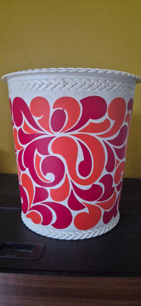 Jaren 70 kunststof wit oranje prullenbak bloempot, Huis en Inrichting, Woonaccessoires | Prullenbakken, Kunststof, Ophalen of Verzenden