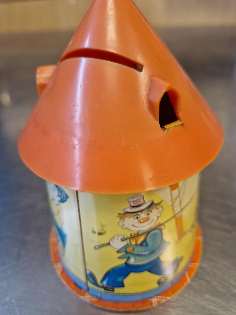 Vintage spaarpot met draaiende afbeeldingen, Verzamelen, Spaarpotten, Ophalen of Verzenden, Gebruikt, Steen, Aardewerk of Keramiek