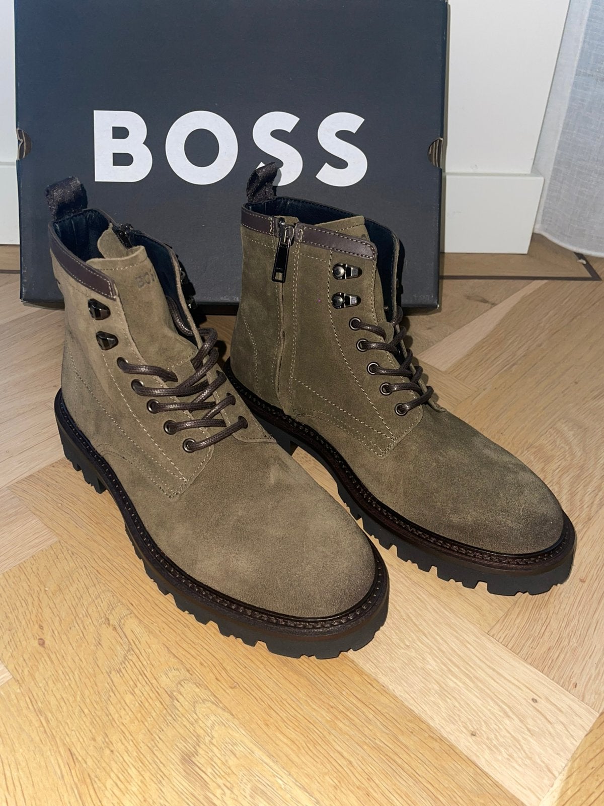 Nieuw Hugo BOSS Juleyo Halb Leren Boots – Maat 42, Kleding | Heren, Bruin, Boots, Nieuw, Ophalen of Verzenden