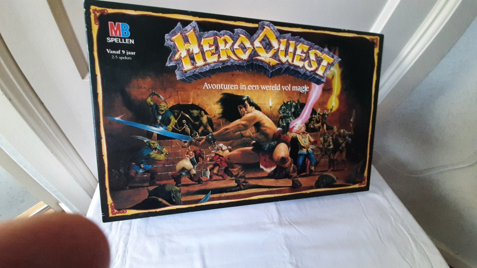 HeroQuest Bordspel - Avonturen in een wereld vol magie, Een of twee spelers, Ophalen of Verzenden, Gebruikt, MB Spellen