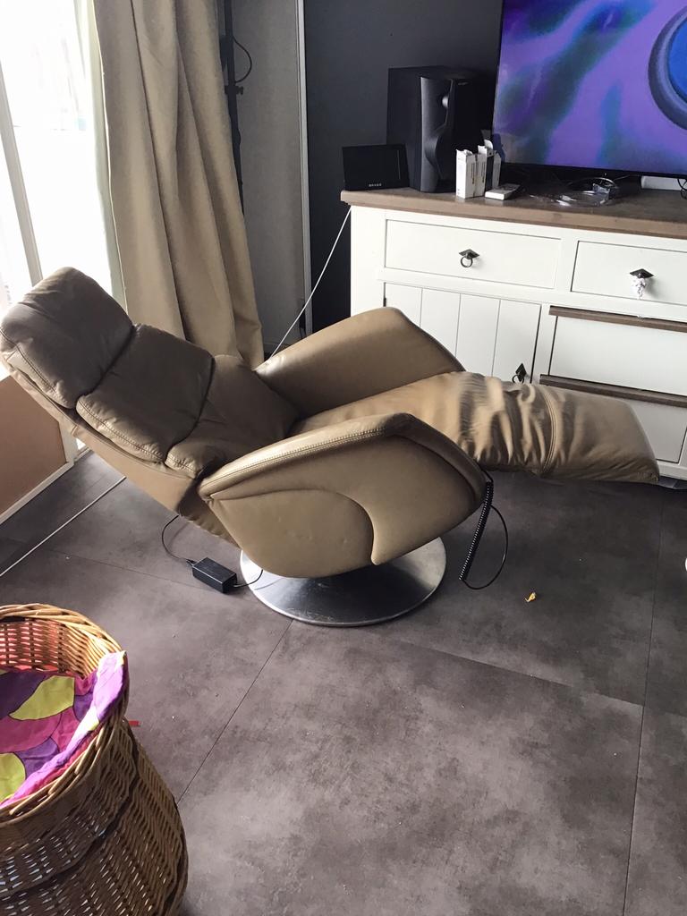 Te koop sta-op stoel, Ophalen, Leer, Zo goed als nieuw, 75 tot 100 cm