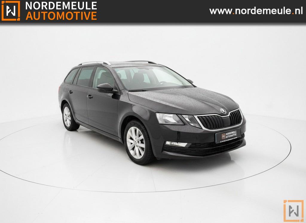Skoda OCTAVIA 1.6 TDI GRT AMB BNS, CARPLAY, PANO, AUT, Auto's, Skoda, Voorwielaandrijving, Gebruikt, Euro 6, 4 cilinders