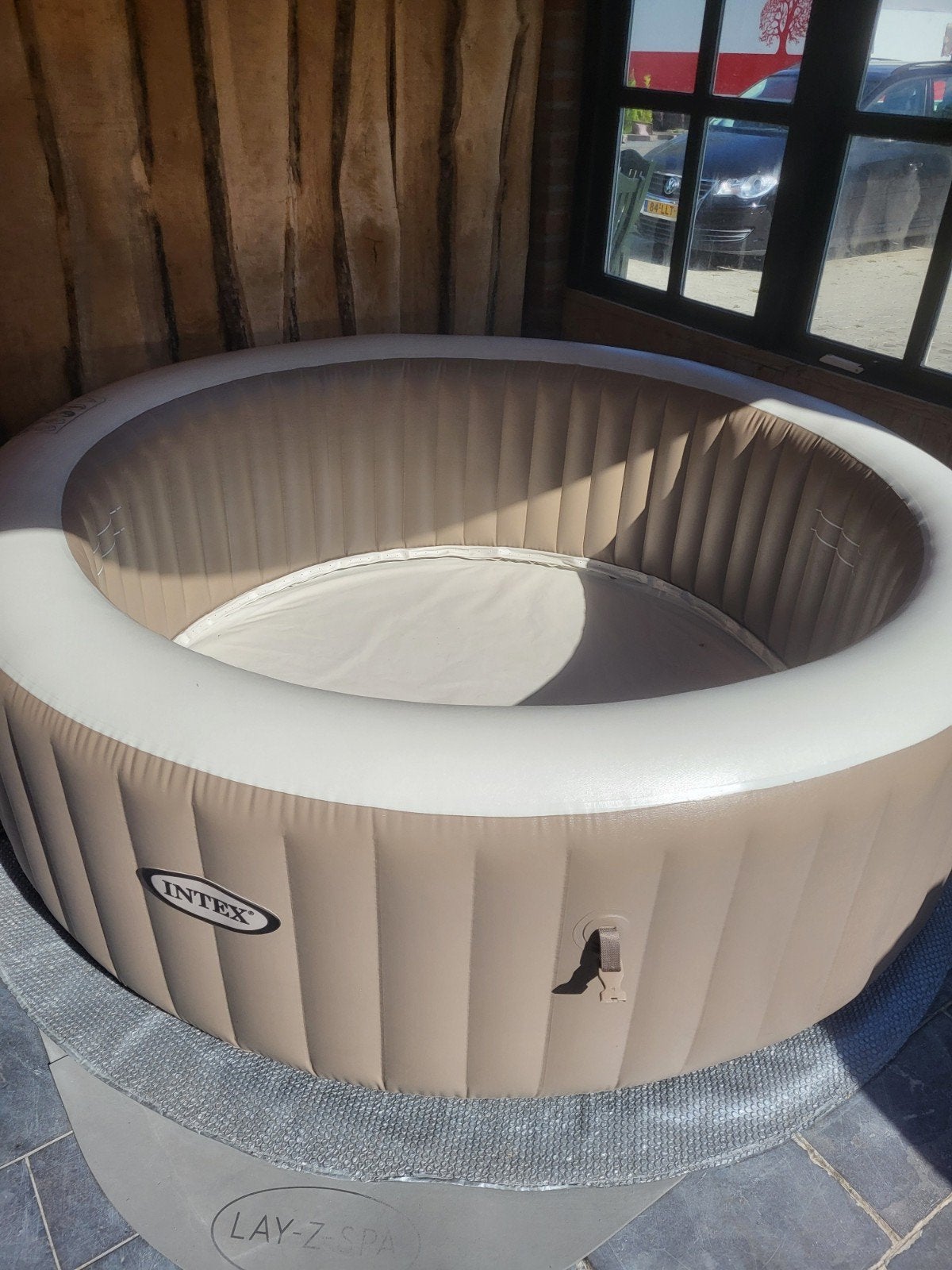 Jacuzzi met toebehoren voor 6 personen, Ophalen of Verzenden, Gebruikt, Pomp, Opblaasbaar