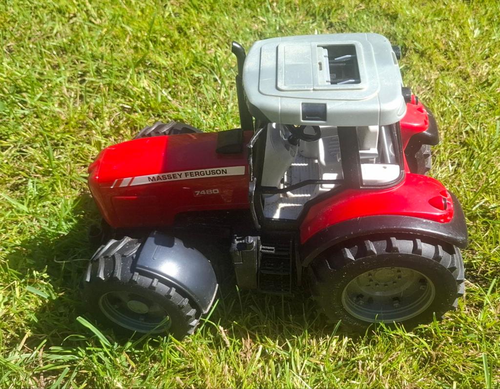Bruder Massey Ferguson 7480 tractor met wagen ( Bruder 2045), Kinderen en Baby's, Speelgoed | Speelgoedvoertuigen, Ophalen, Gebruikt
