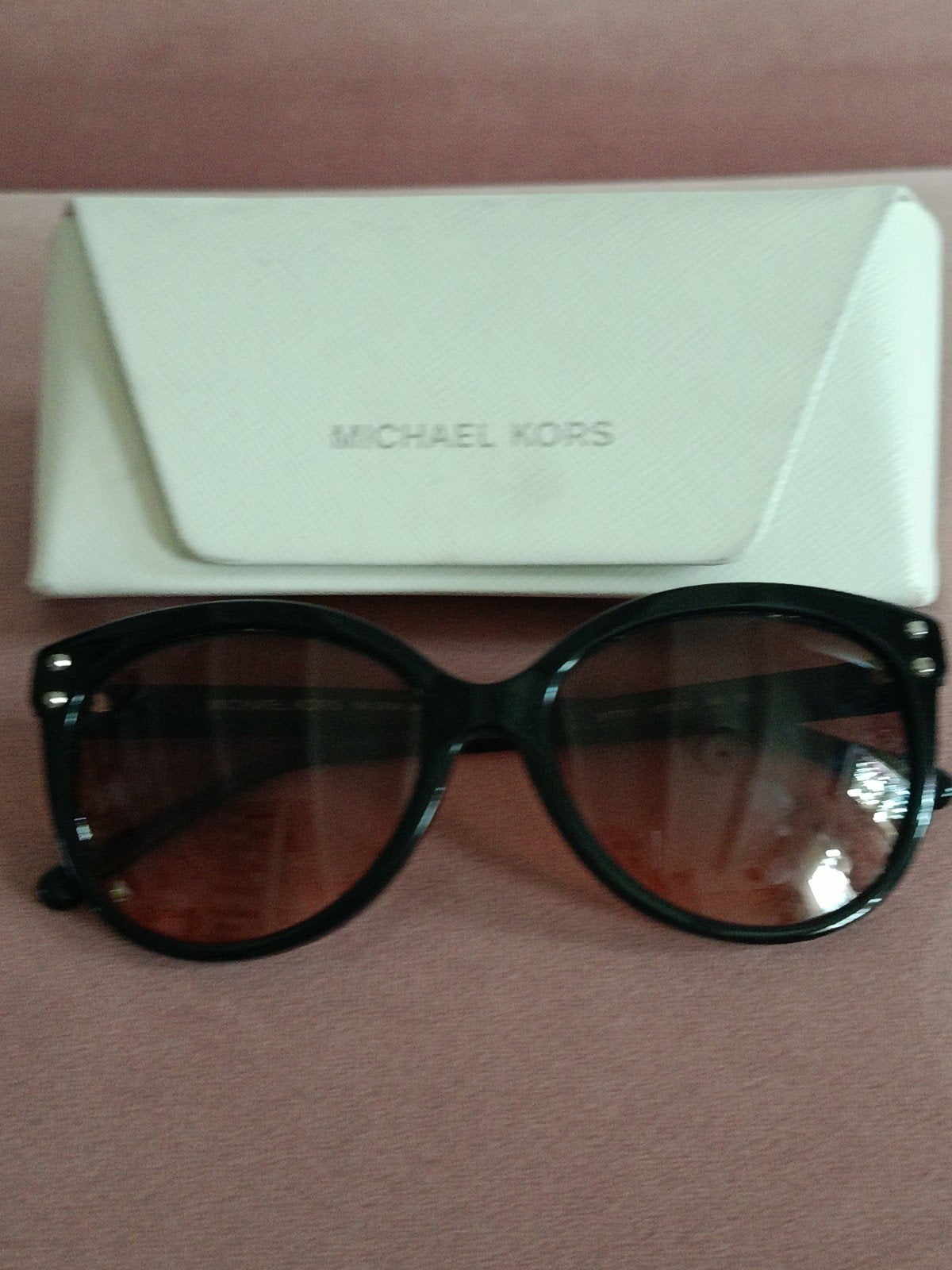 Michael Kors cat eye zonnebril met koker, gemerkt, Sieraden, Tassen en Uiterlijk, Zonnebrillen en Brillen | Dames, Overige merken