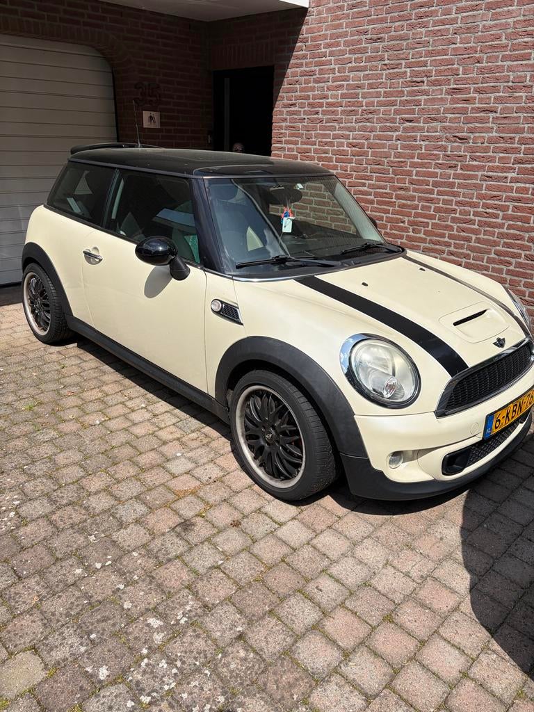 Mini 1.6 Cooper 2007 Wit, Voorwielaandrijving, 750 kg, 4 cilinders, 4 stoelen