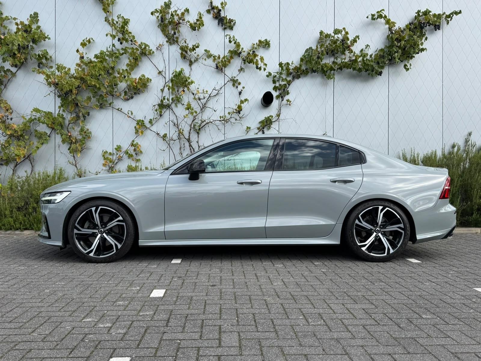 Volvo S60 2.0 B4 Plus Dark | Adaptieve Cruise Control | Heic, Auto's, 12 maanden, Euro 6, 4 cilinders, S60