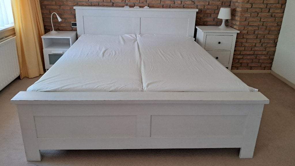Tweepersoonsbed met electrisch verstelbare lattenbodems, Huis en Inrichting, Slaapkamer | Bedden, Ophalen, Wit, Tweepersoons, 200 cm
