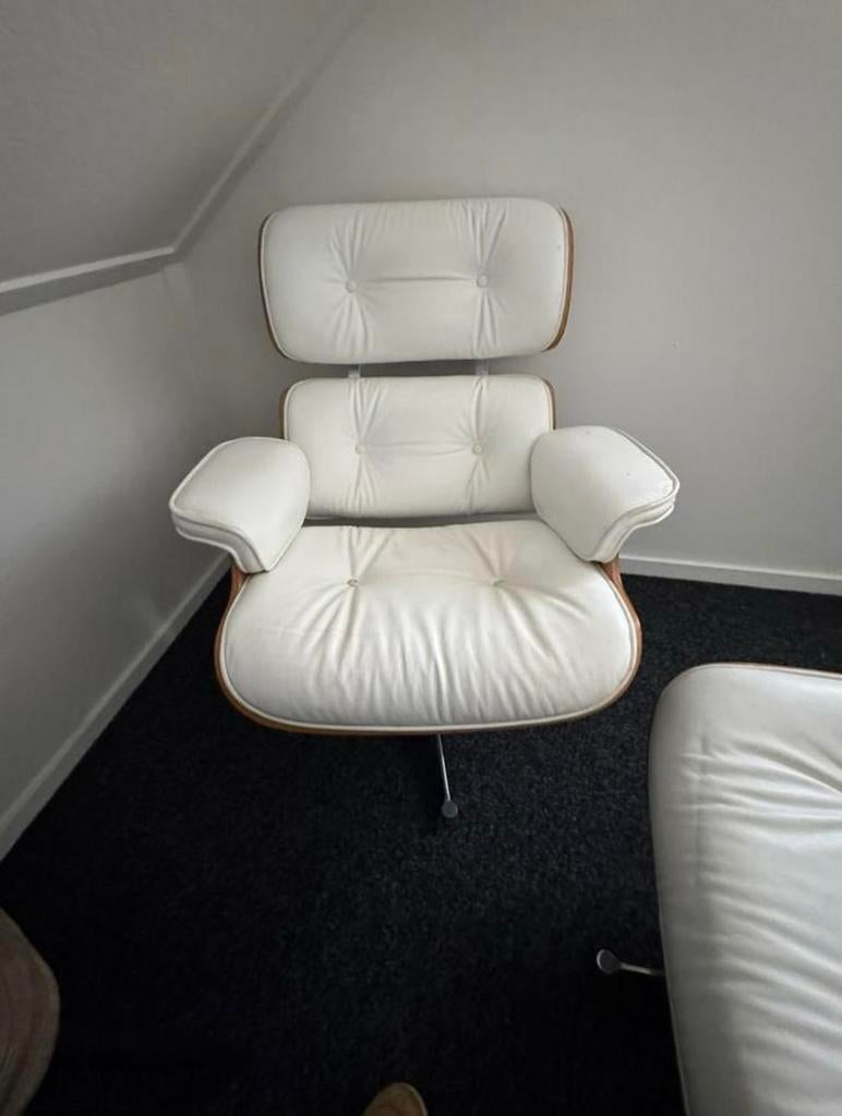 Charles Eames Lounge Chair met ottoman, Ophalen, Gebruikt, Eenpersoons, 75 tot 100 cm