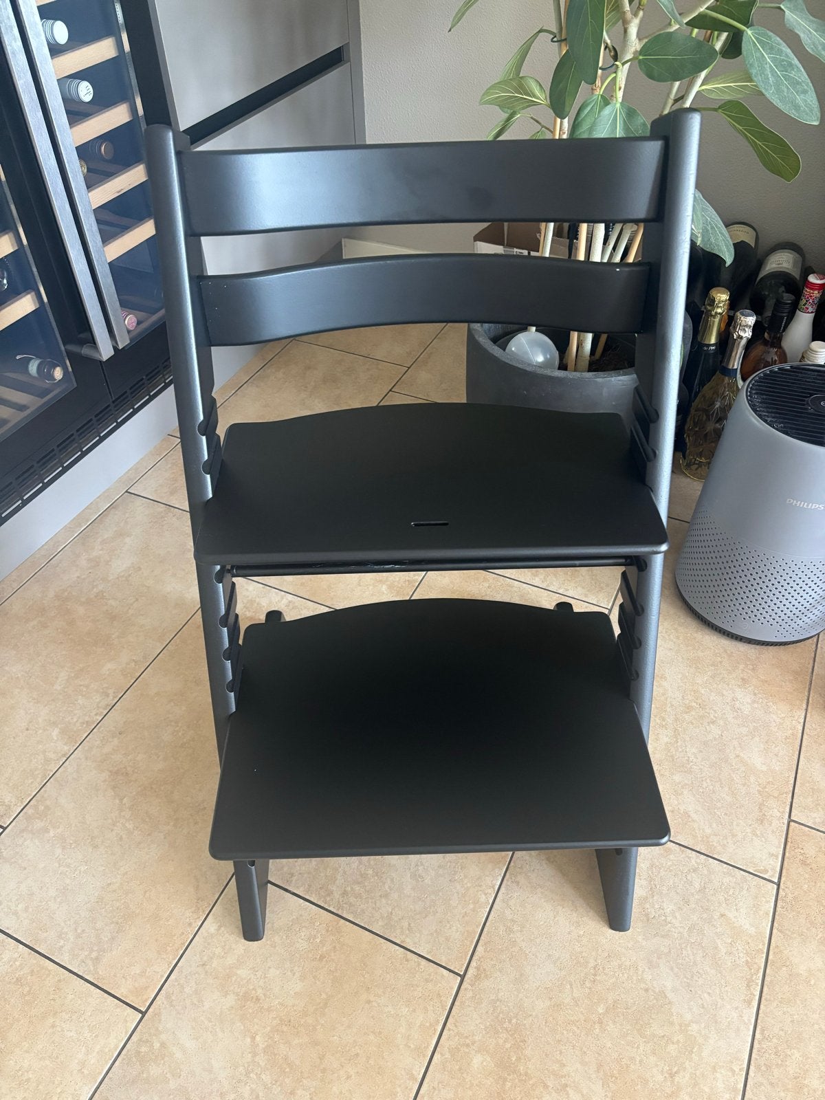 Stokke Tripp Trapp stoel - Zwart, Kinderen en Baby's, Kinderstoelen, Ophalen of Verzenden, Gebruikt, Meegroeistoel, Aanschuifbaar