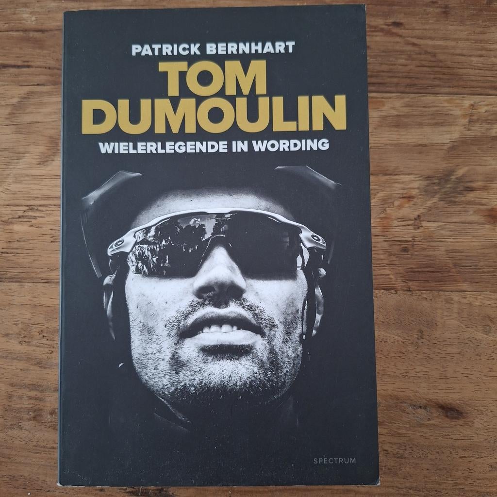 Tom Dumoulin: Wielerlegende in Wording - Patrick Bernhart, Ophalen of Verzenden, Gelezen, Patrick Bernhart, Lopen en Fietsen
