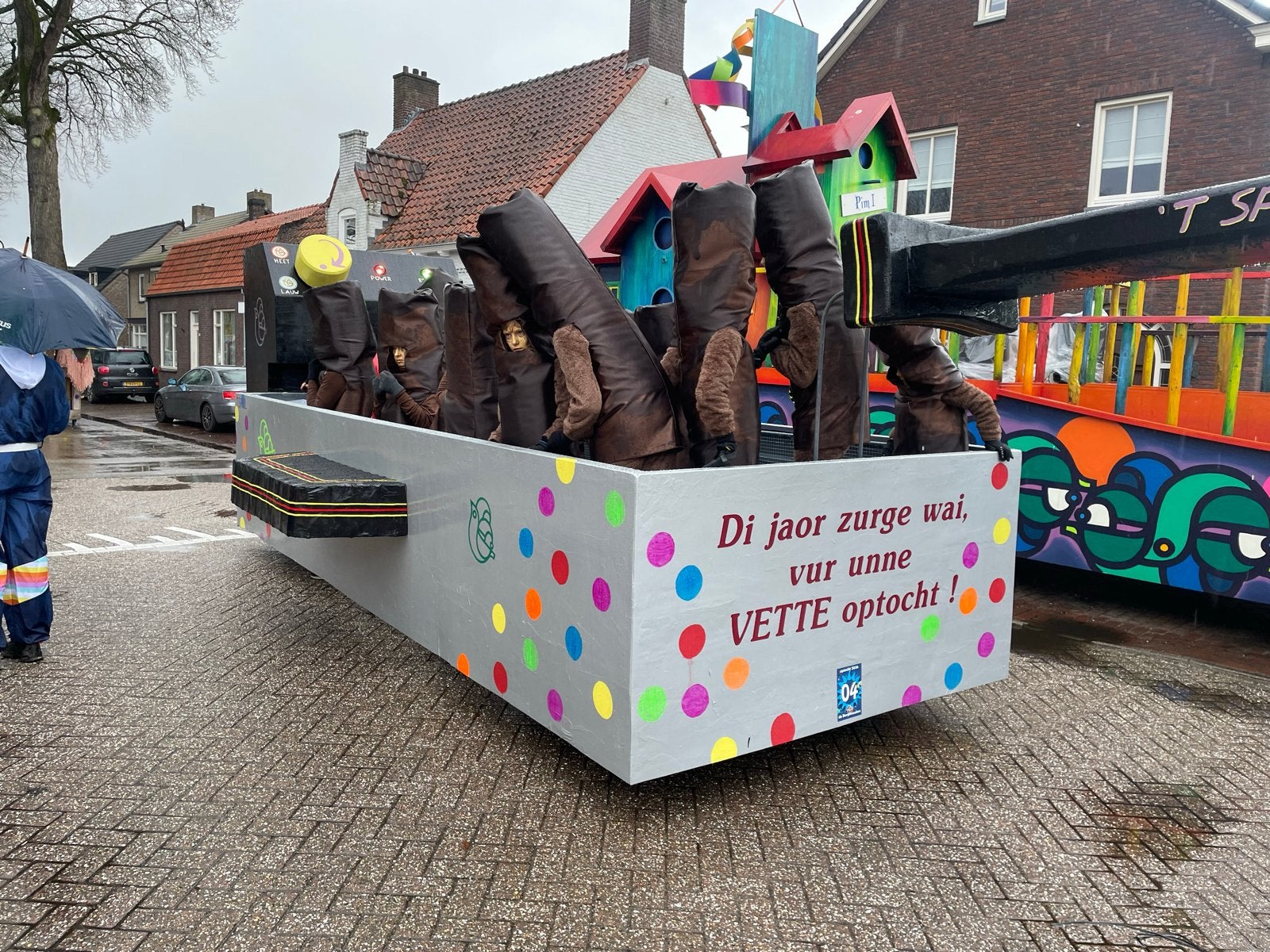 Carnavalswagen 'Di jaor zorge wai, vur unne VETTE optocht!', Ophalen, Gebruikt, Overige typen, Carnaval