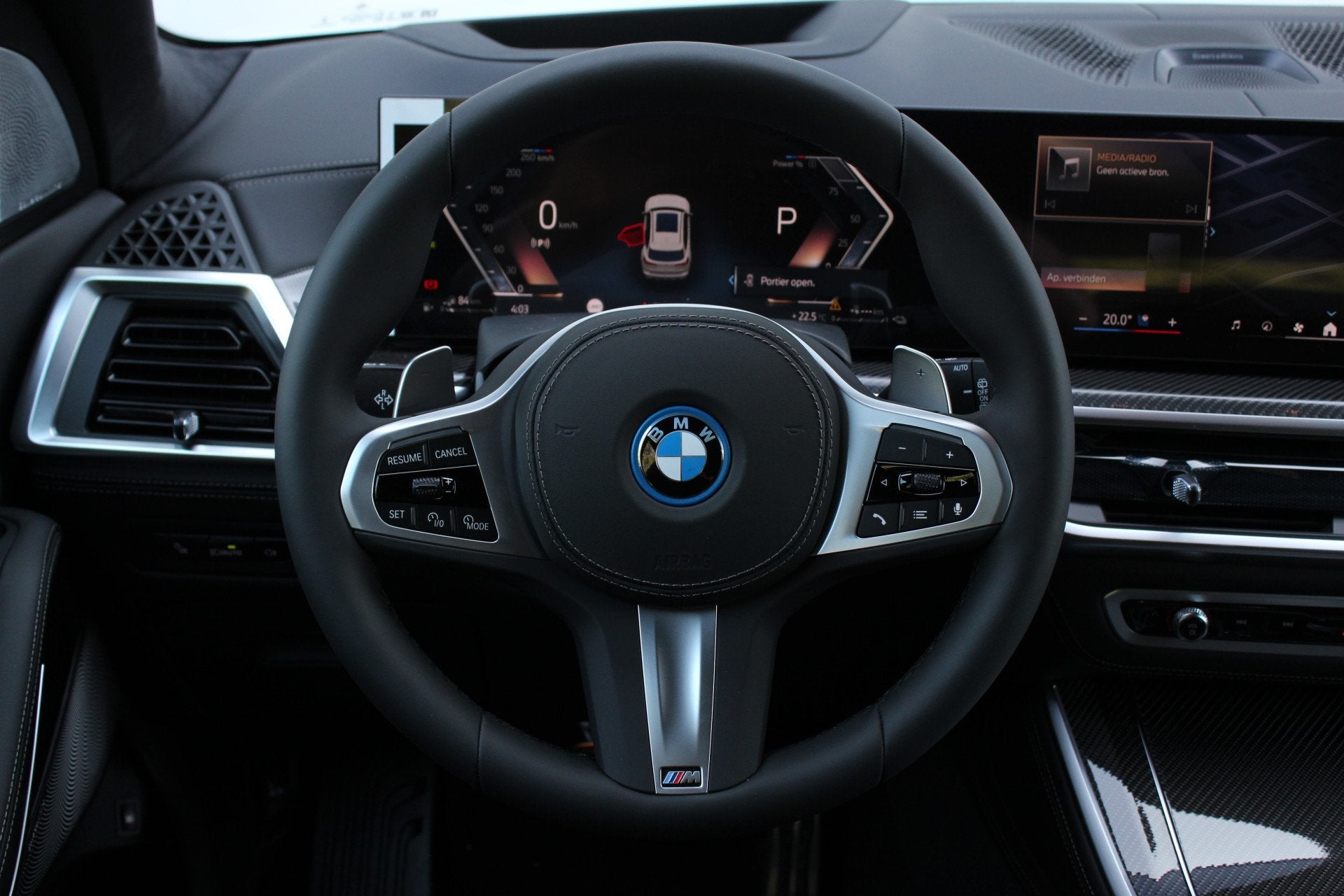 BMW X5 xDrive50e M Sport Automaat / Panoramadak Sky Lounge /, Auto's, Automaat, 2395 kg, Wit, Leder